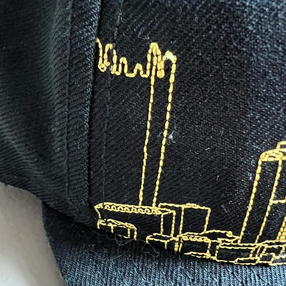 Pittsburgh pirates Black and Gold City Skyline Cap fitted 6 3/4